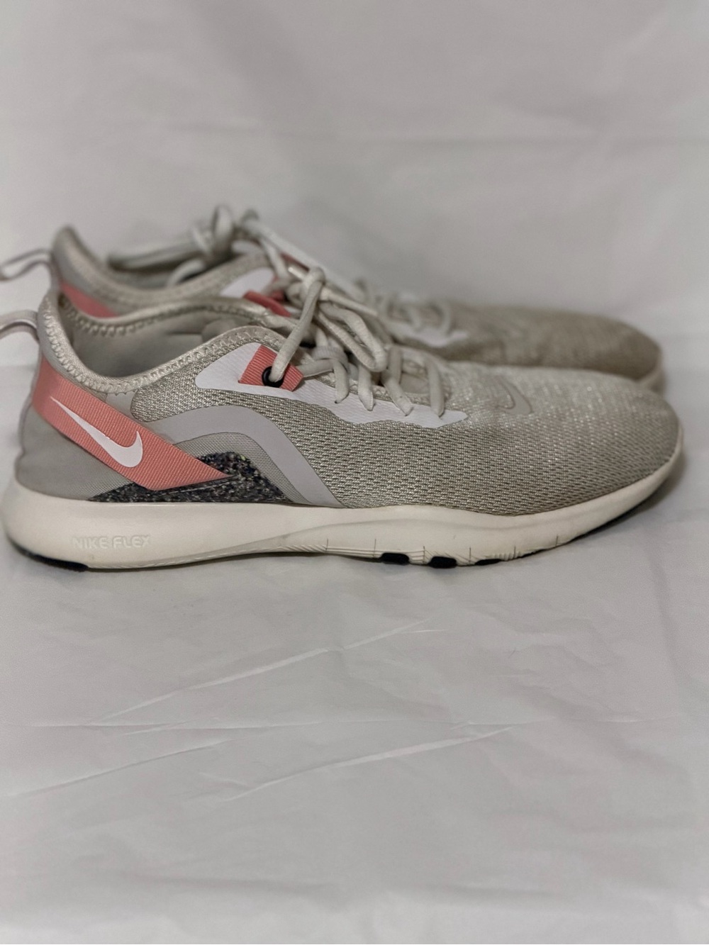 Nike Women’s Light Gray & Pink Flex Training Sneakers